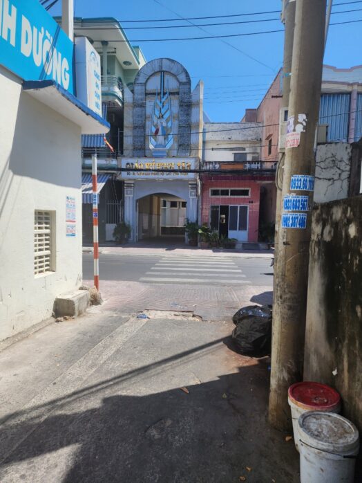 Nhà trung tâm thị xã Lagi, hẻm đường Quỳnh Lưu